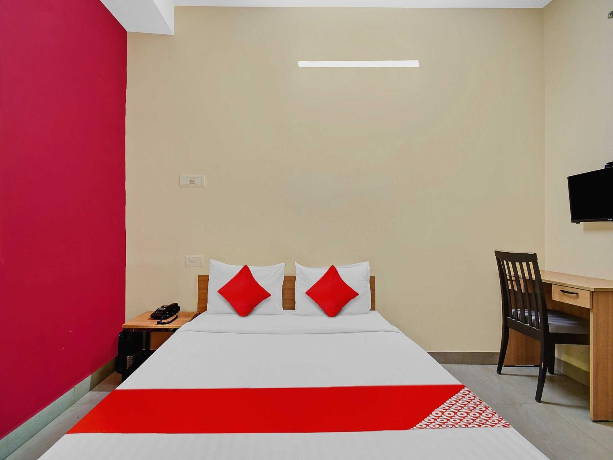 Hotel O Grand Lazeez Haora Bagian luar foto