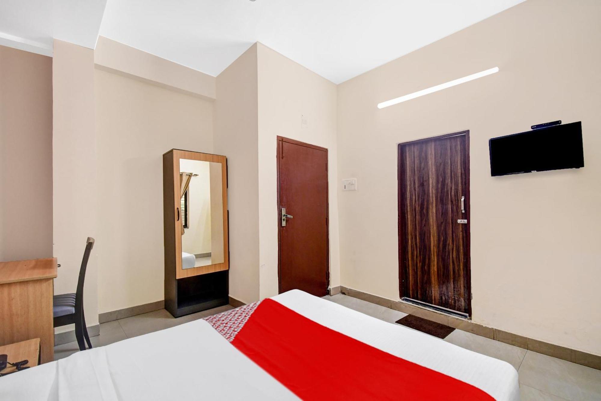 Hotel O Grand Lazeez Haora Bagian luar foto
