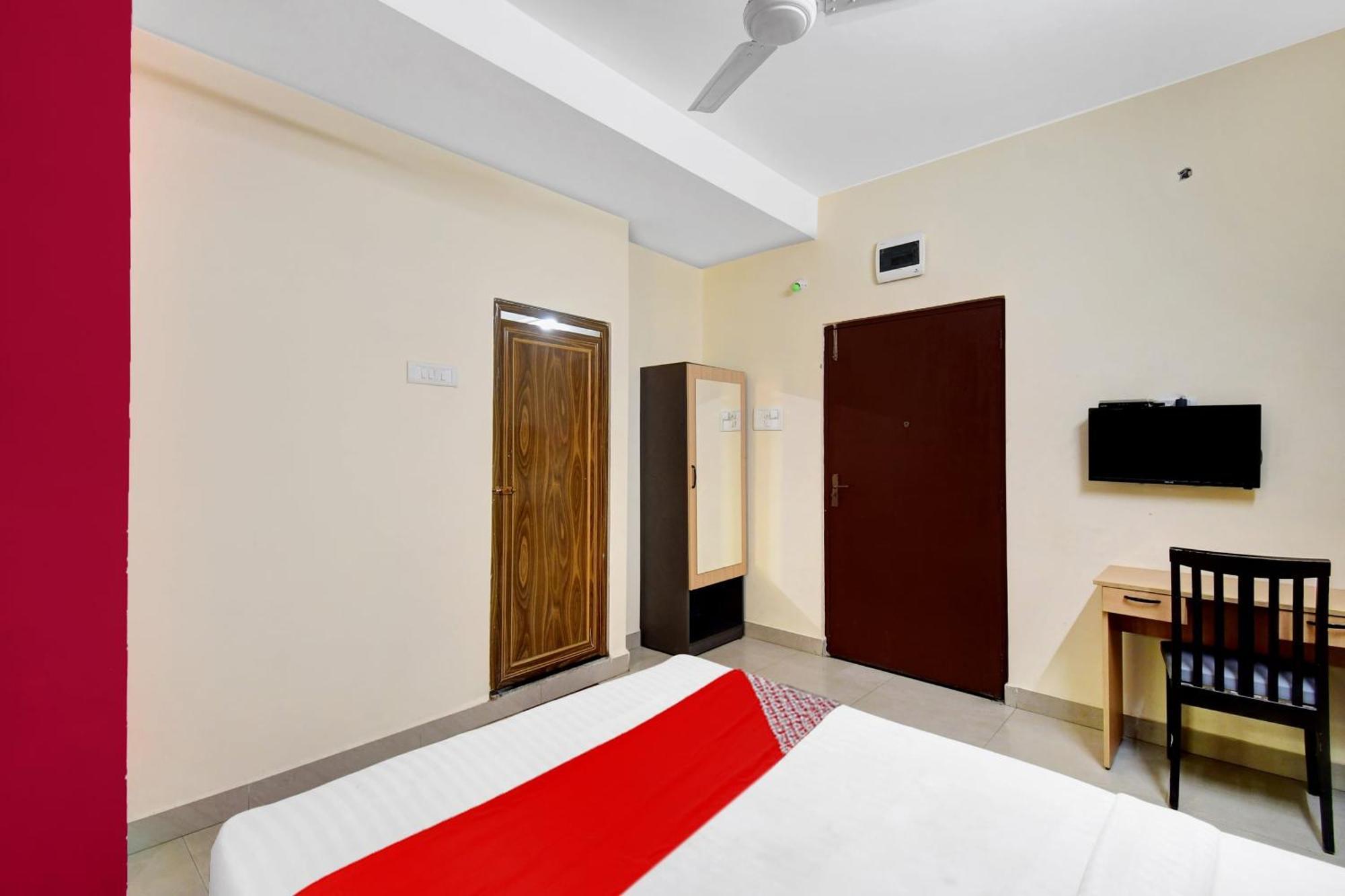 Hotel O Grand Lazeez Haora Bagian luar foto