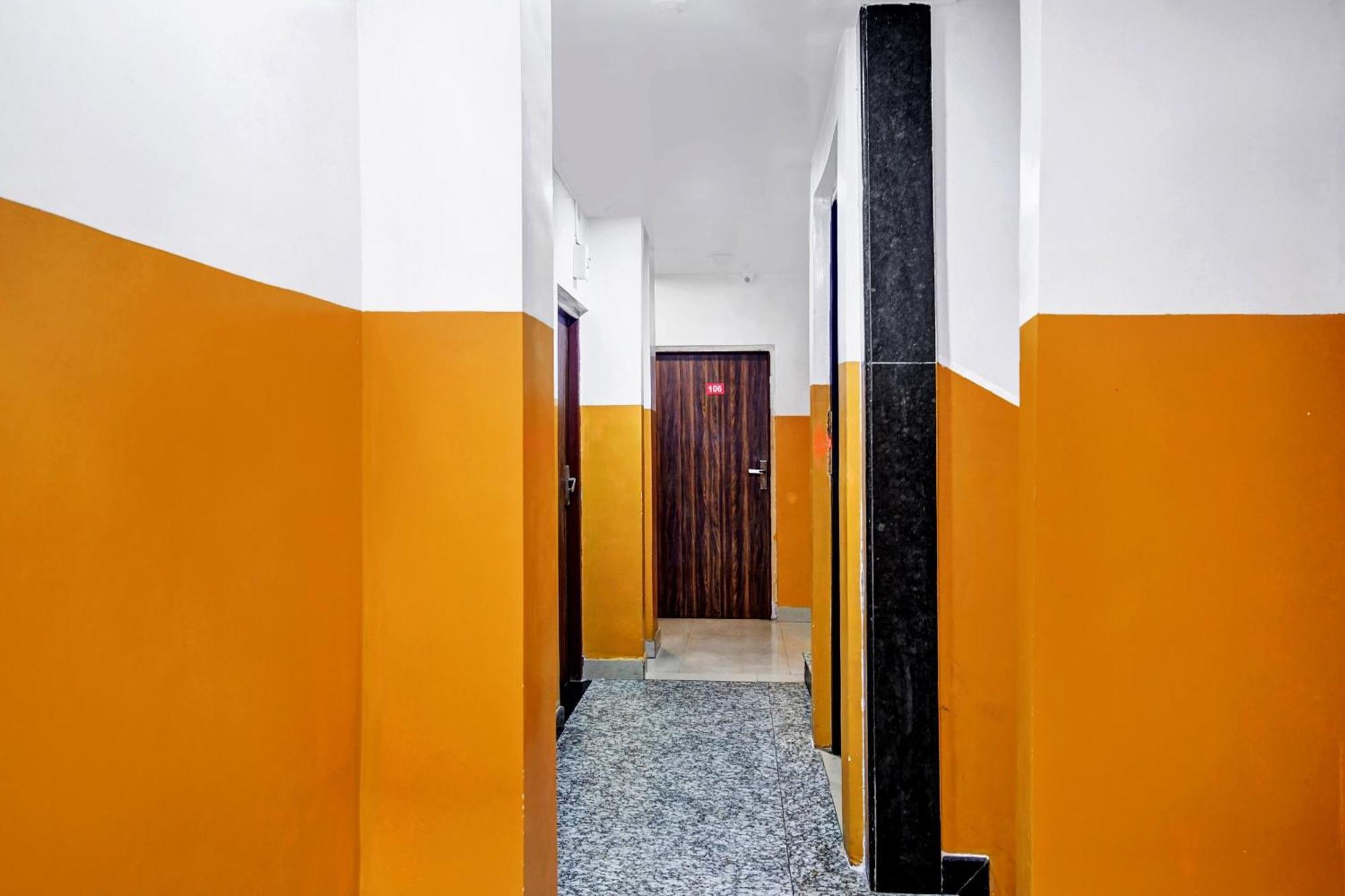 Hotel O Grand Lazeez Haora Bagian luar foto