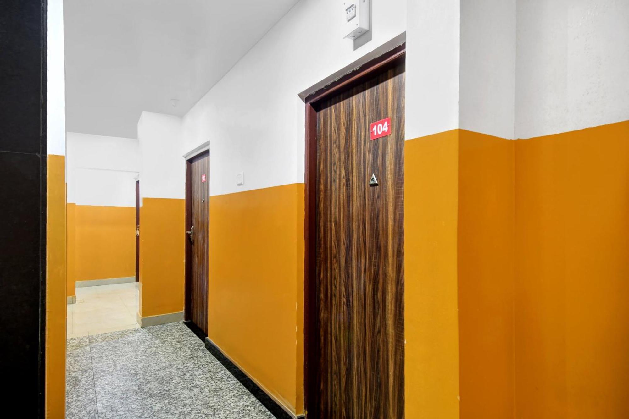 Hotel O Grand Lazeez Haora Bagian luar foto