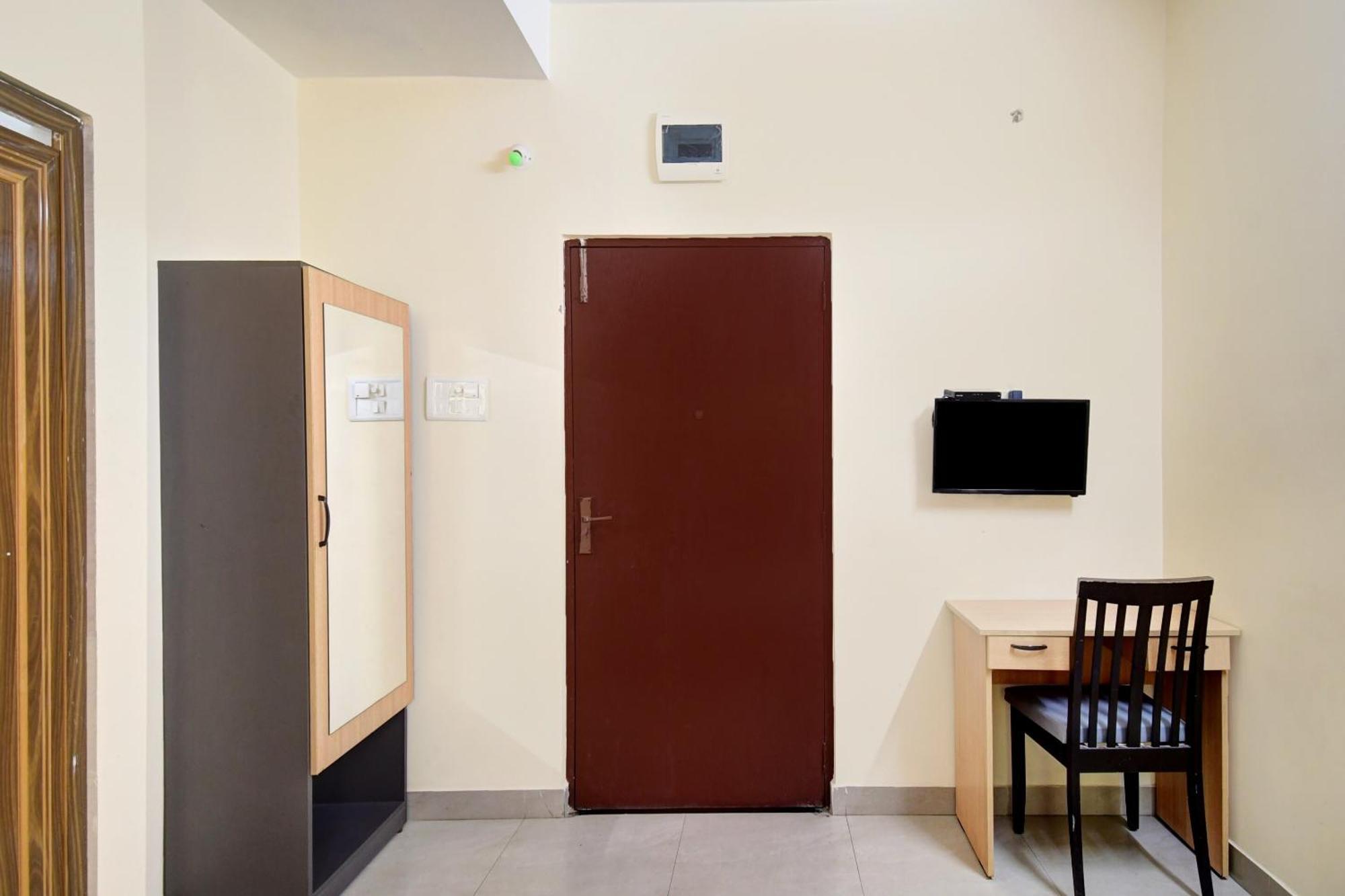 Hotel O Grand Lazeez Haora Bagian luar foto